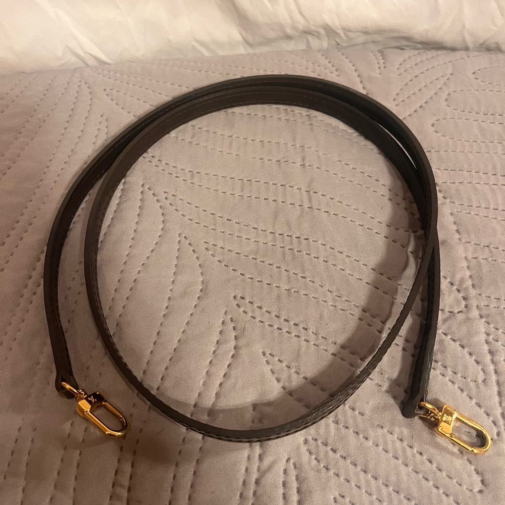 Louis Vuitton Alma BB - Picture 10 of 16